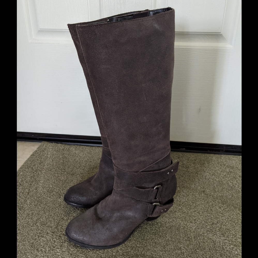 Fergie dark brown buckle heeled boots 9M